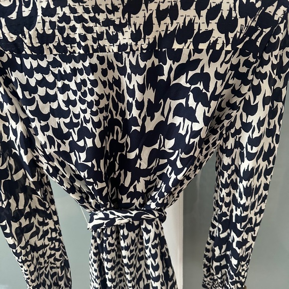 Tory Burch Black and Cream Abstract Blouse - Picture 3 of 6